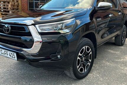 Toyota Hilux 52.000 km 53.900 &euro; Lößnitz 08294