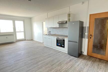 Wohnung Zwickau Neuplanitz - 4 Zimmer, 70 m&sup2;, 369&euro; | Angebot:22043017