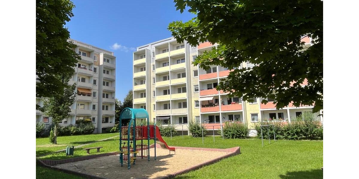 Etagenwohnung Zwickau Neuplanitz - 4 Zimmer, 70 m&sup2;, 369&euro; | Angebot:22153038