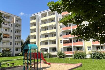 Wohnung Zwickau Neuplanitz - 4 Zimmer, 70 m&sup2;, 369&euro; | Angebot:22153038