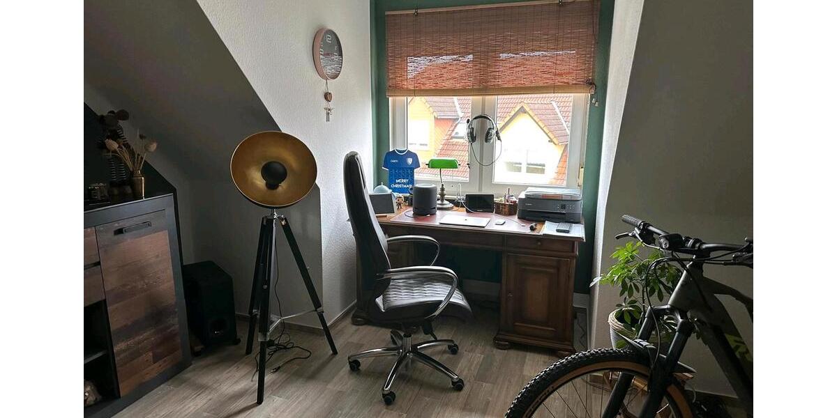 Dachgeschoßwohnung Werdau - 2 Zimmer, 51 m&sup2;, 330&euro; | Angebot:26007487