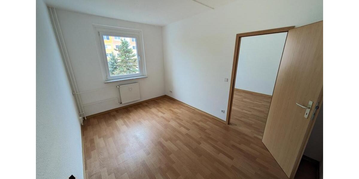 Etagenwohnung Limbach-Oberfrohna Oberfrohna - 3 Zimmer, 55 m&sup2;, 295&euro; | Angebot:25945695
