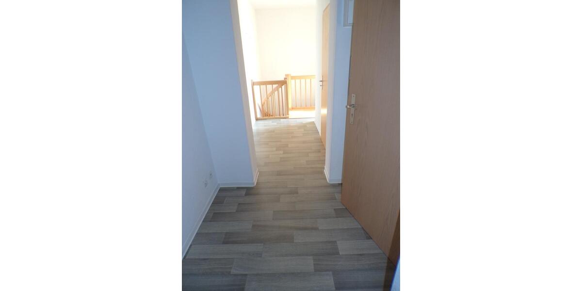 Etagenwohnung Werdau - 5 Zimmer, 108 m&sup2;, 599&euro; | Angebot:25865190