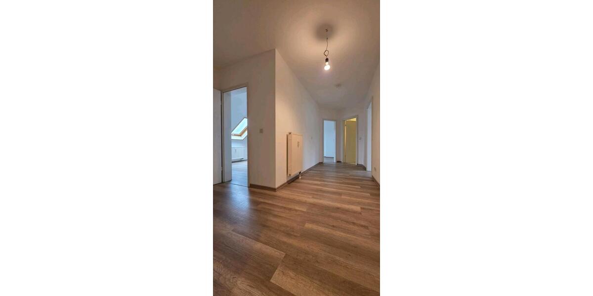 Dachgeschoßwohnung Zwickau Zwickau-Nord - 3 Zimmer, 66 m&sup2;, 549&euro; | Angebot:25840920