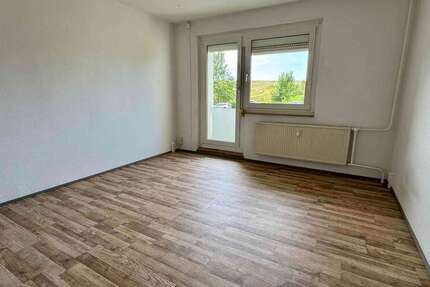 Wohnung Mülsen - 3 Zimmer, 56 m&sup2;, 320&euro; | Angebot:23912142