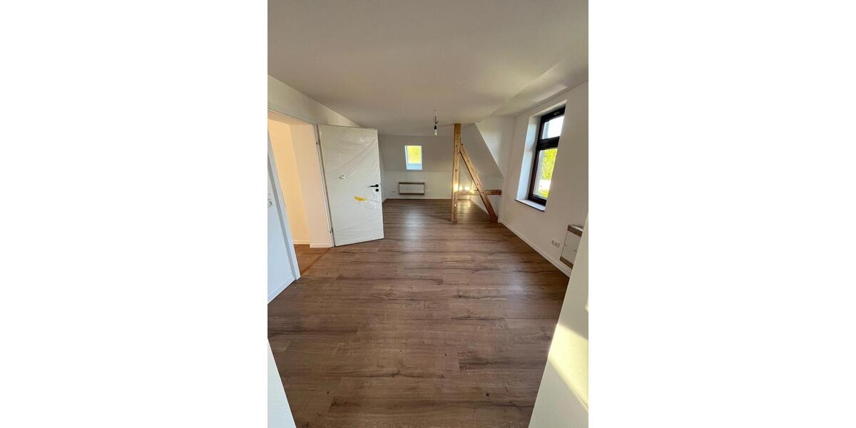 Dachgeschoßwohnung Gößnitz - 3 Zimmer, 130 m&sup2;, 1.220&euro; | Angebot:25923857