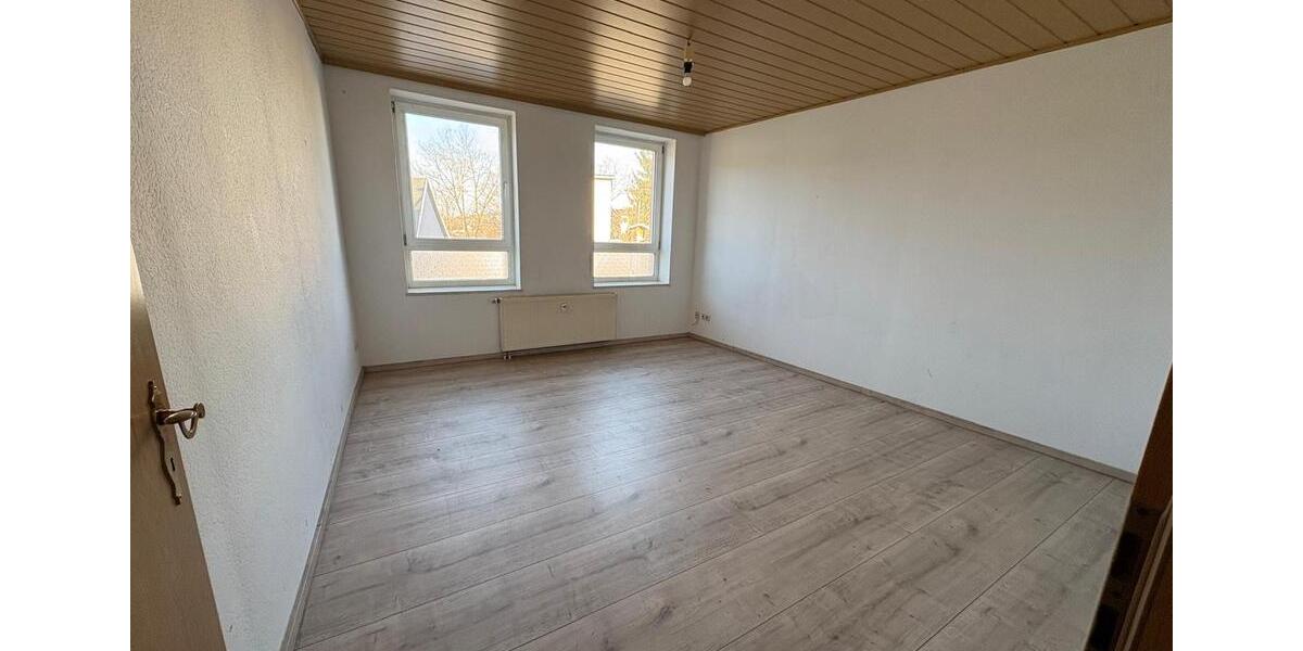 Etagenwohnung Reichenbach im Vogtland - 2 Zimmer, 51 m&sup2;, 385&euro; | Angebot:25100558