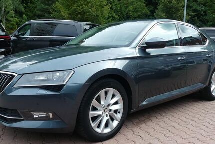 Skoda Superb 124.600 km 16.990 &euro; Schneeberg 08289