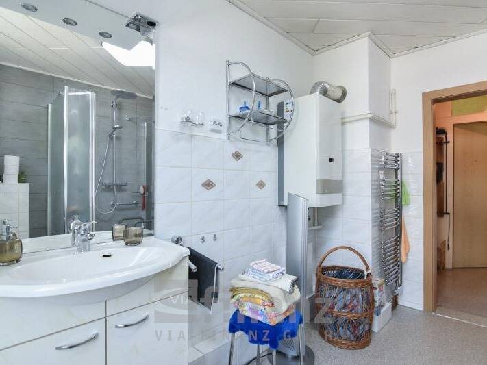 Mehrfamilienhaus, Wohnhaus Lichtentanne - 1 Zimmer, 227 m&sup2;, 75.000&euro; | Angebot:25780212