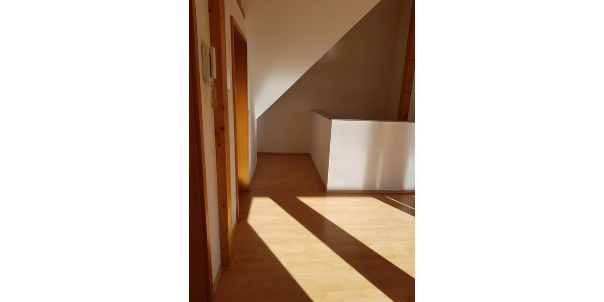 Dachgeschoßwohnung Hohenstein-Ernstthal Ernstthal - 3 Zimmer, 85 m&sup2;, 640&euro; | Angebot:25255010