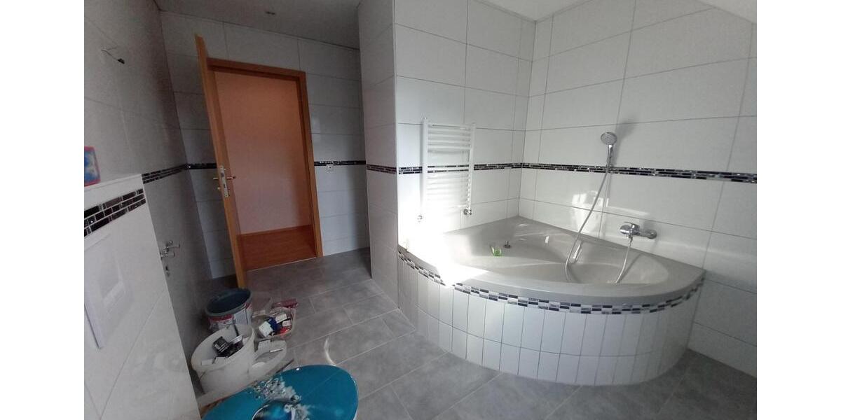 Etagenwohnung Werdau - 5 Zimmer, 126 m&sup2;, 756&euro; | Angebot:21481505