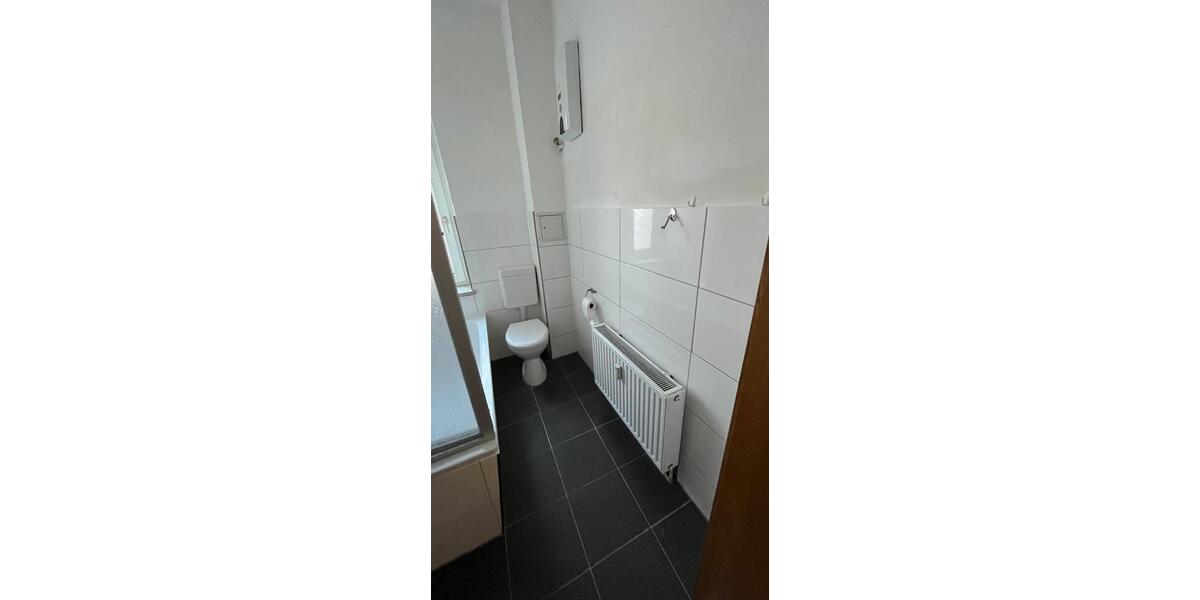 Hochparterre Werdau - 4 Zimmer, 90 m&sup2;, 475&euro; | Angebot:24417980