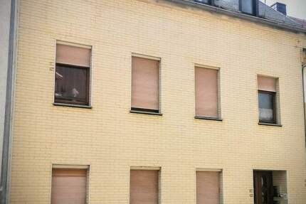 Haus Meerane - 8 Zimmer, 149 m&sup2;, 149.000&euro; | Angebot:25666441