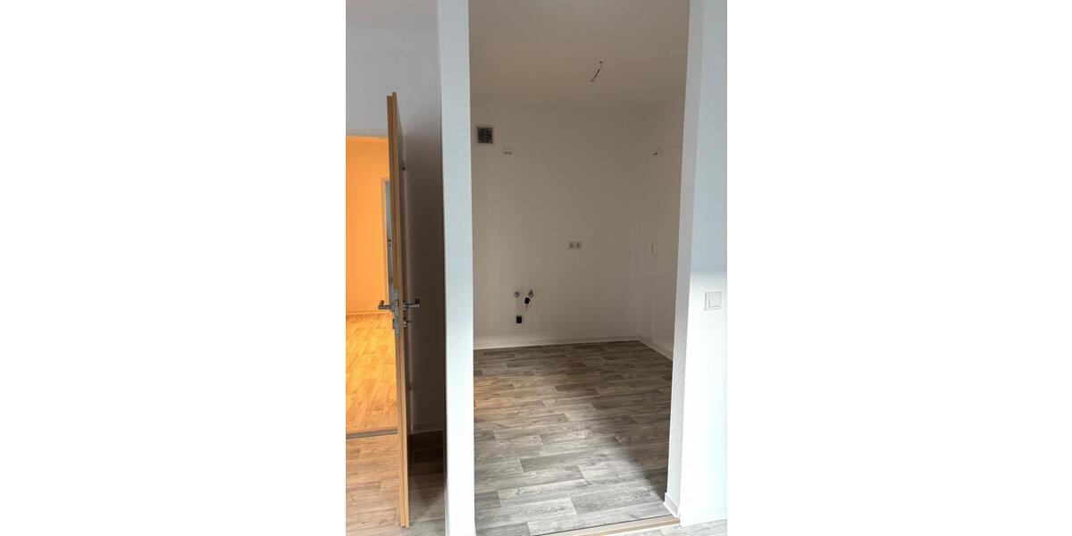 Erdgeschoßwohnung Zwickau Neuplanitz - 2 Zimmer, 50 m&sup2;, 325&euro; | Angebot:23250793