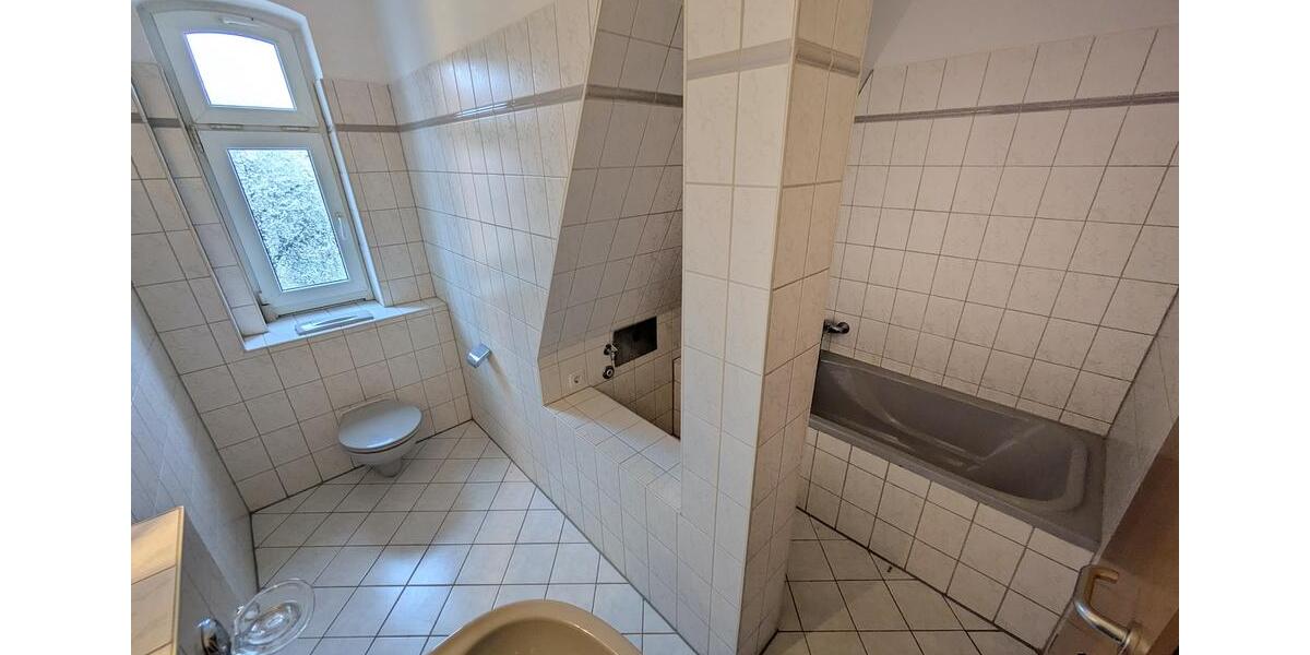 Dachgeschoßwohnung Zwickau - 2 Zimmer, 62 m&sup2;, 305&euro; | Angebot:26681037