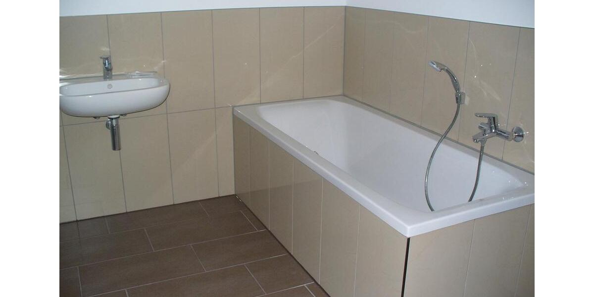 Etagenwohnung Limbach-Oberfrohna Oberfrohna - 3 Zimmer, 178 m&sup2;, 1.080&euro; | Angebot:24393508