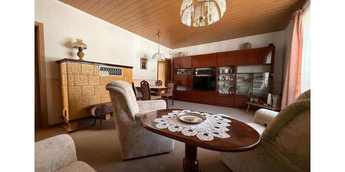 Doppelhaushälfte Treuen - 12 Zimmer, 150 m&sup2;, 185.000&euro; | Angebot:25656852