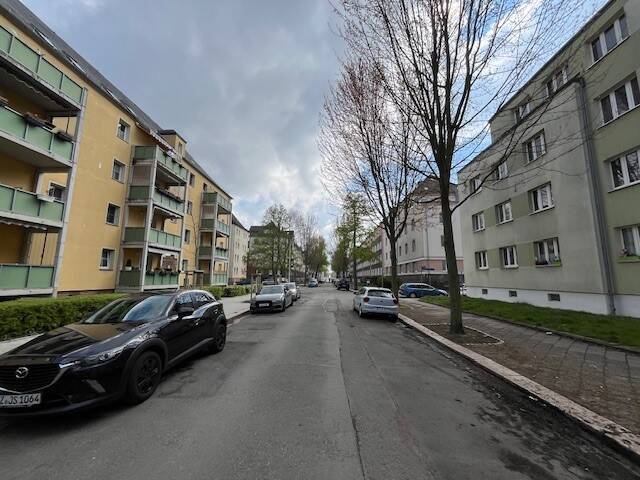 Etagenwohnung Zwickau Pölbitz - 3 Zimmer, 55 m&sup2;, 350&euro; | Angebot:26487716