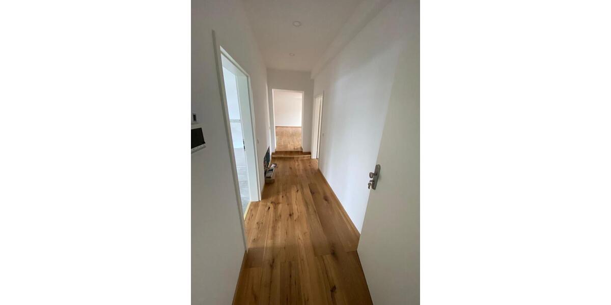 Etagenwohnung Limbach-Oberfrohna Oberfrohna - 3.5 Zimmer, 129 m&sup2;, 990&euro; | Angebot:25833887