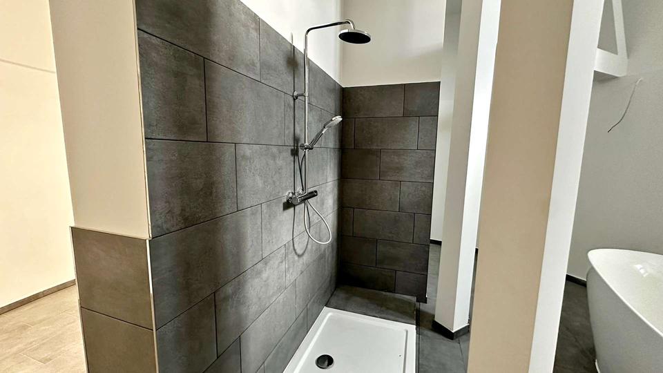 Dachgeschoßwohnung Zwickau - 3 Zimmer, 115 m&sup2;, 1.020&euro; | Angebot:23808992