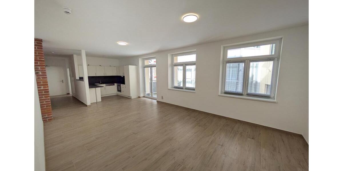Etagenwohnung Zwickau - 2 Zimmer, 83 m&sup2;, 800&euro; | Angebot:25945650