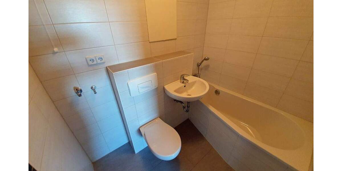 Etagenwohnung Zwickau Eckersbach - 3 Zimmer, 71 m&sup2;, 412&euro; | Angebot:25668561