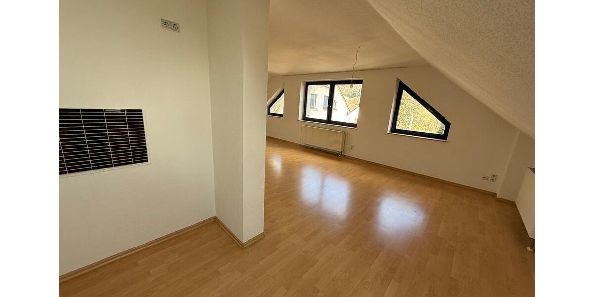 Dachgeschoßwohnung Zwickau Zwickau-Nord - 3 Zimmer, 99 m&sup2;, 620&euro; | Angebot:25753769