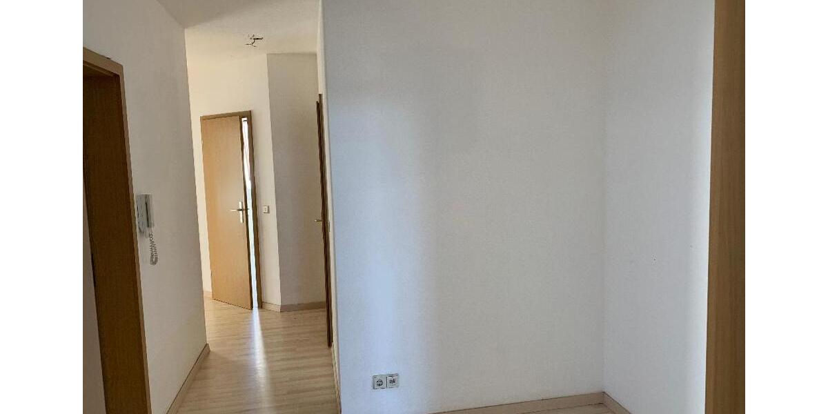 Dachgeschoßwohnung Limbach-Oberfrohna Oberfrohna - 3 Zimmer, 68 m&sup2;, 345&euro; | Angebot:21608817