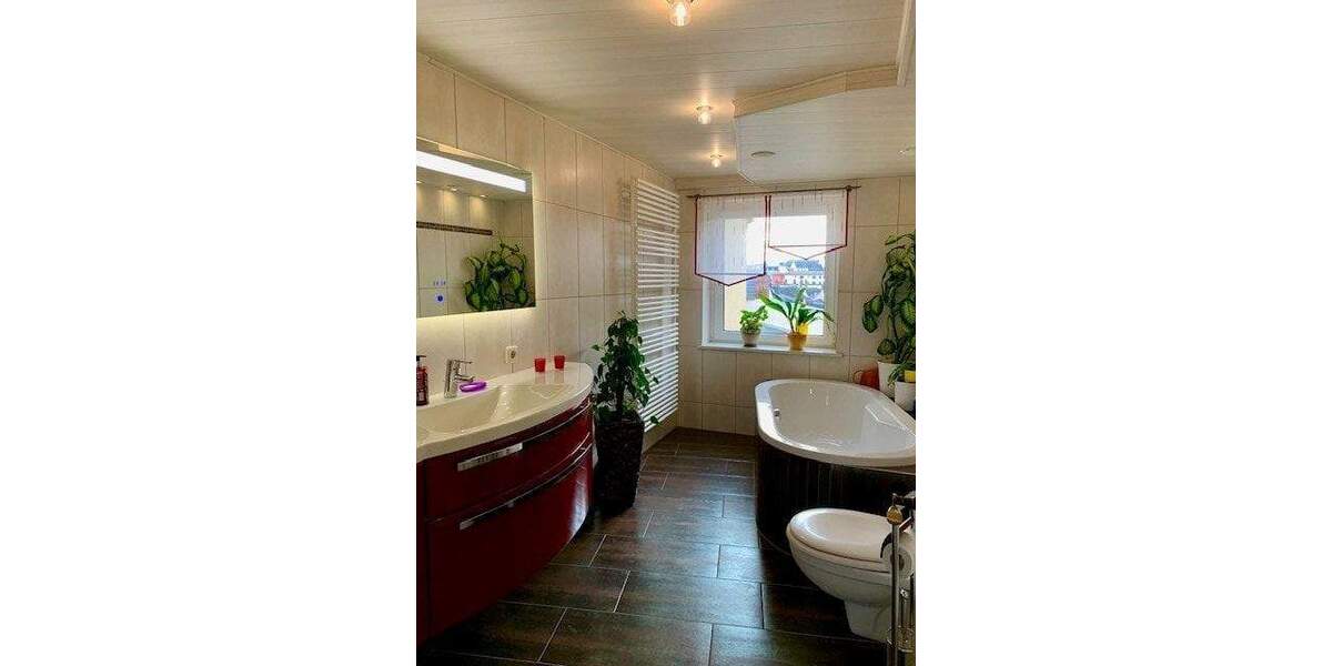 Reihenmittelhaus Reichenbach - 6 Zimmer, 161 m&sup2;, 125.000&euro; | Angebot:25864350