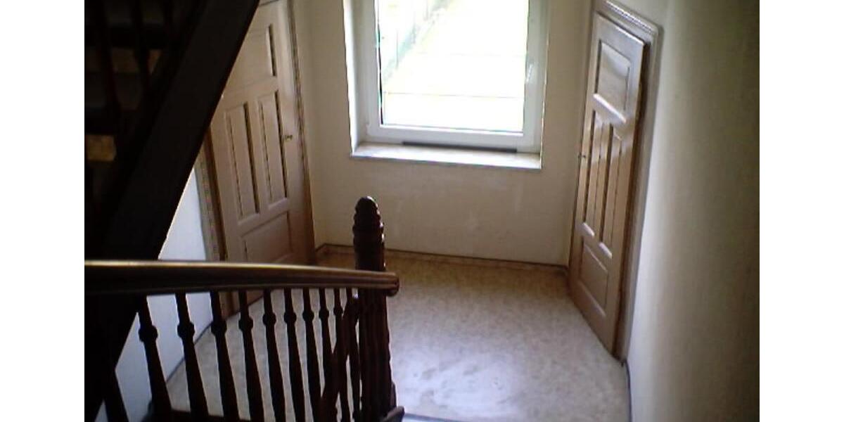 Etagenwohnung Glauchau - 2 Zimmer, 63 m&sup2;, 290&euro; | Angebot:25084325