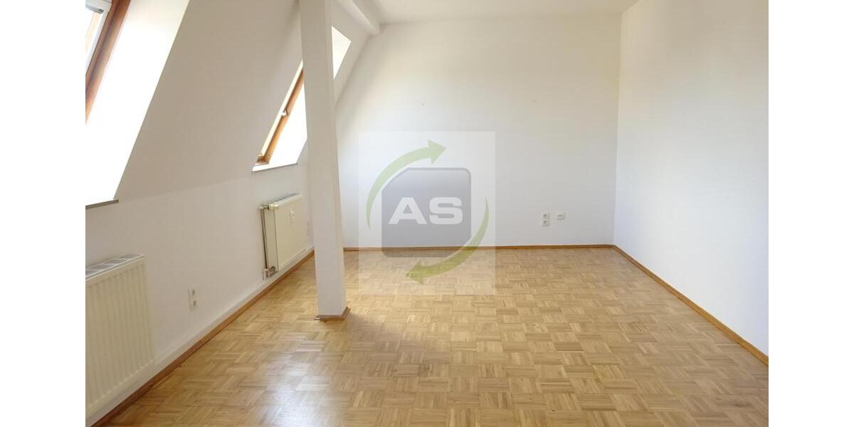Dachgeschoßwohnung Zwickau Zwickau-Nord - 1 Zimmer, 35 m&sup2;, 250&euro; | Angebot:22591356
