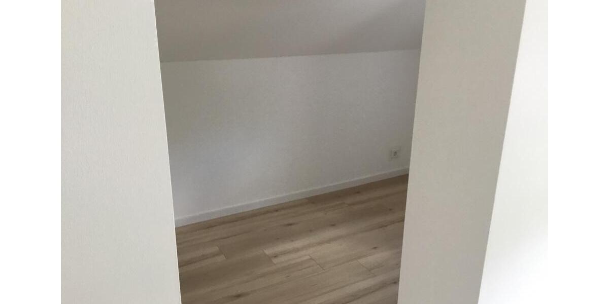 Dachgeschoßwohnung Zwickau Cainsdorf - 4 Zimmer, 53 m&sup2;, 510&euro; | Angebot:26629615