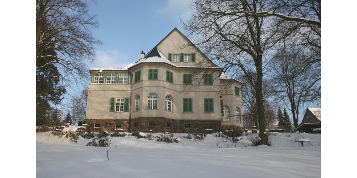 Dachgeschoßwohnung Gornsdorf - 3 Zimmer, 109 m&sup2;, 650&euro; | Angebot:21021414