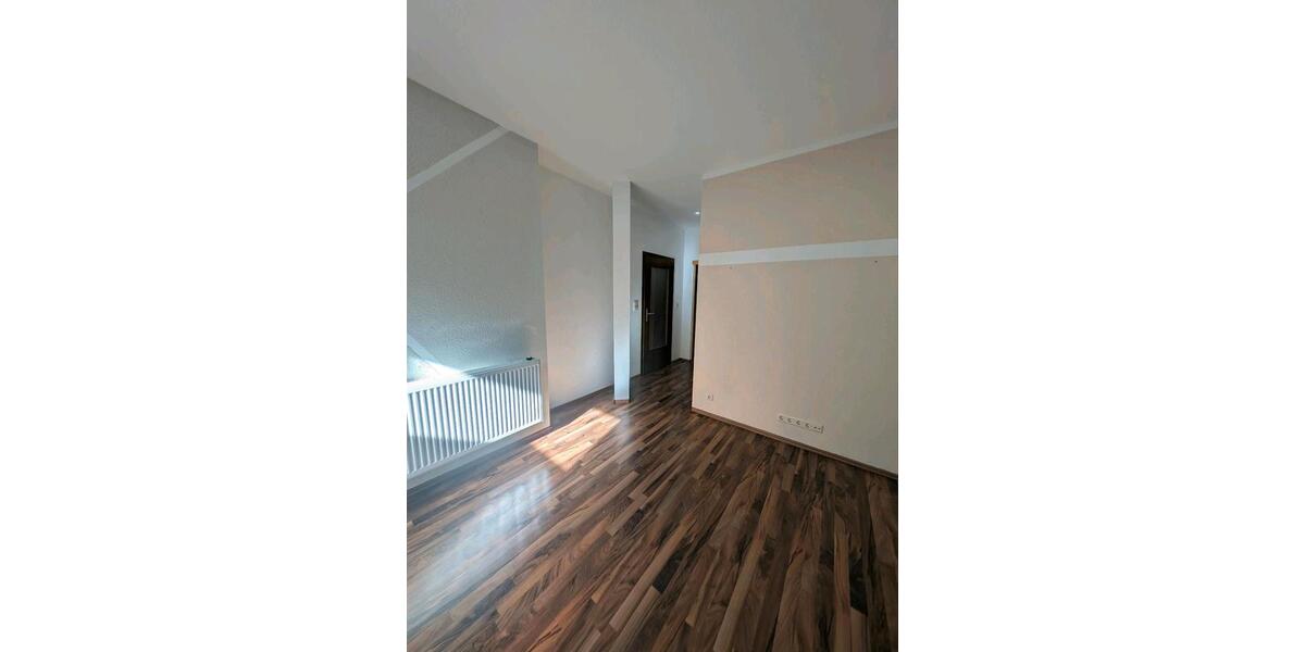Erdgeschoßwohnung Zwickau Cainsdorf - 4 Zimmer, 134 m&sup2;, 670&euro; | Angebot:26339657