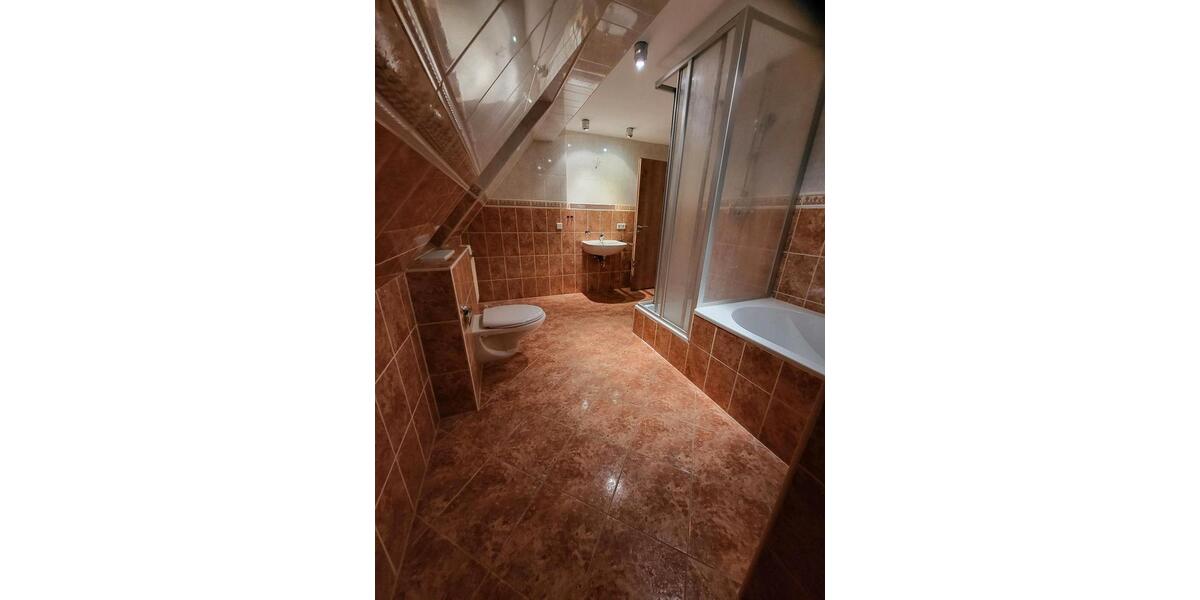 Dachgeschoßwohnung Zwickau Zwickau-Nord - 3 Zimmer, 61 m&sup2;, 400&euro; | Angebot:24021413