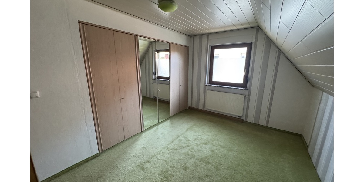 Großzügiges Einfamilienhaus mit Sauna, Sonnenterrasse und drei Garagen in Berga-Wünschendorf. - Einfamilienhaus Berga-Wünschendorf Wünschendorf | Angebot:27266296