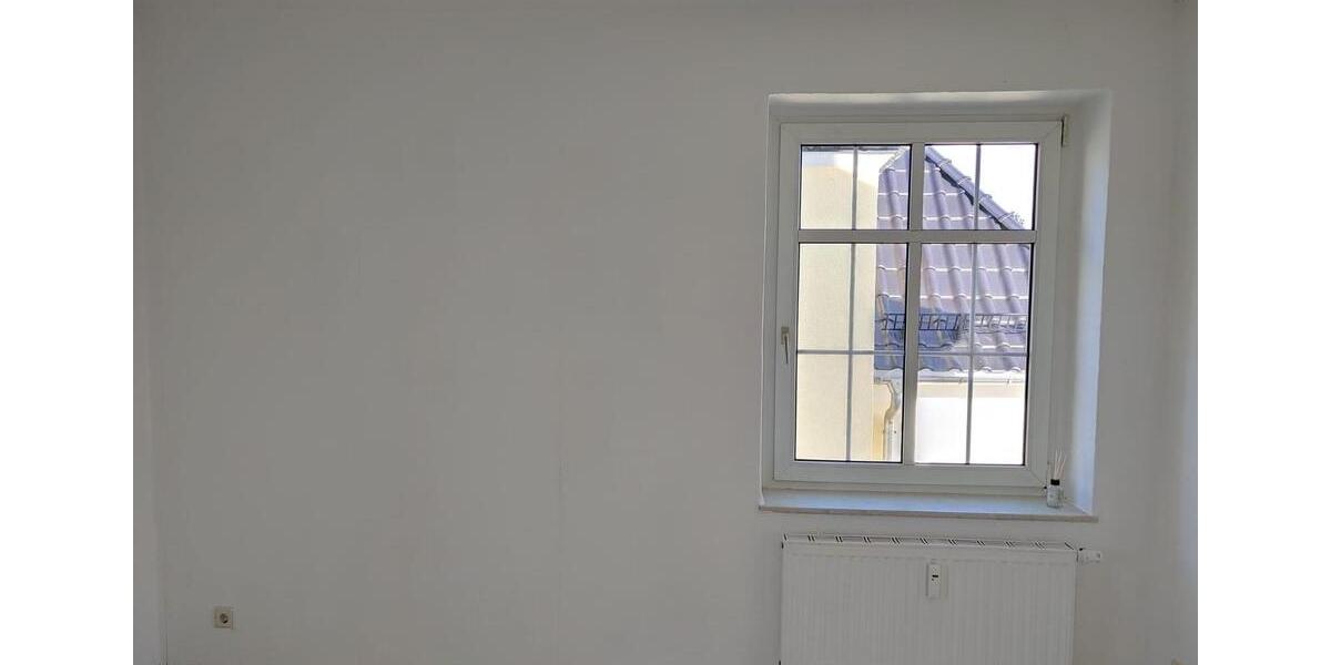 Etagenwohnung Glauchau - 1 Zimmer, 33 m&sup2;, 200&euro; | Angebot:24487631