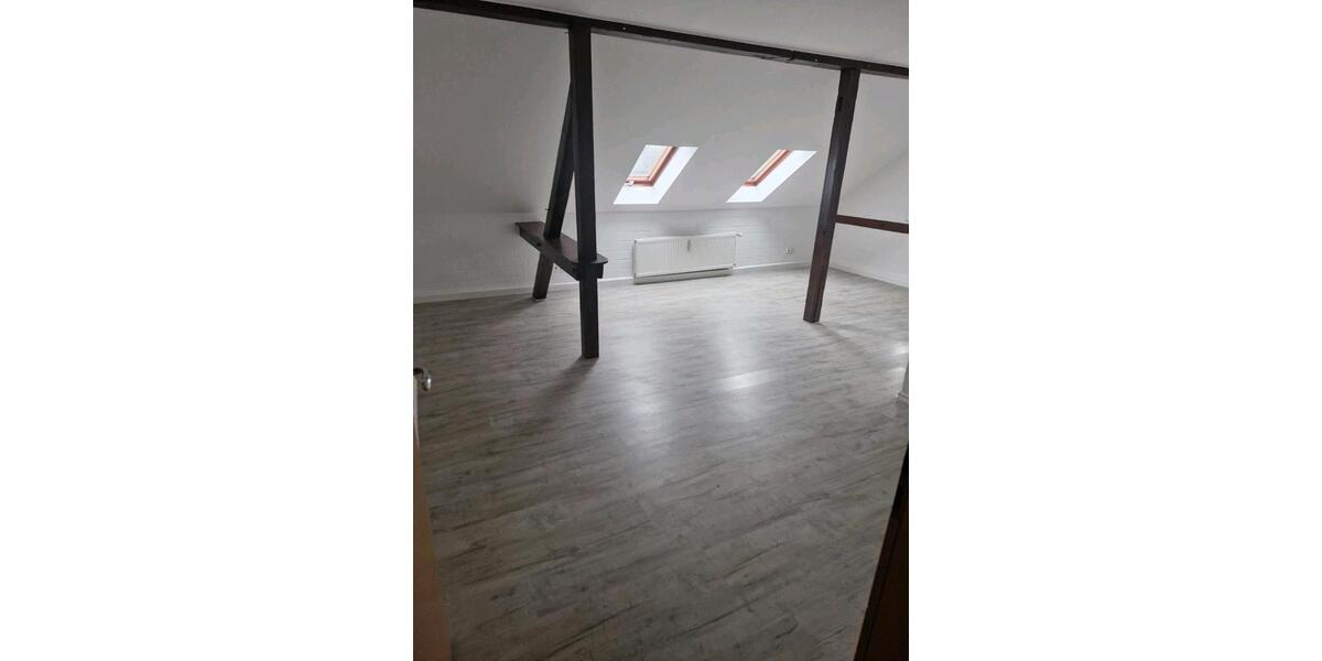 Dachgeschoßwohnung Crimmitschau - 2 Zimmer, 53 m&sup2;, 505&euro; | Angebot:25407280