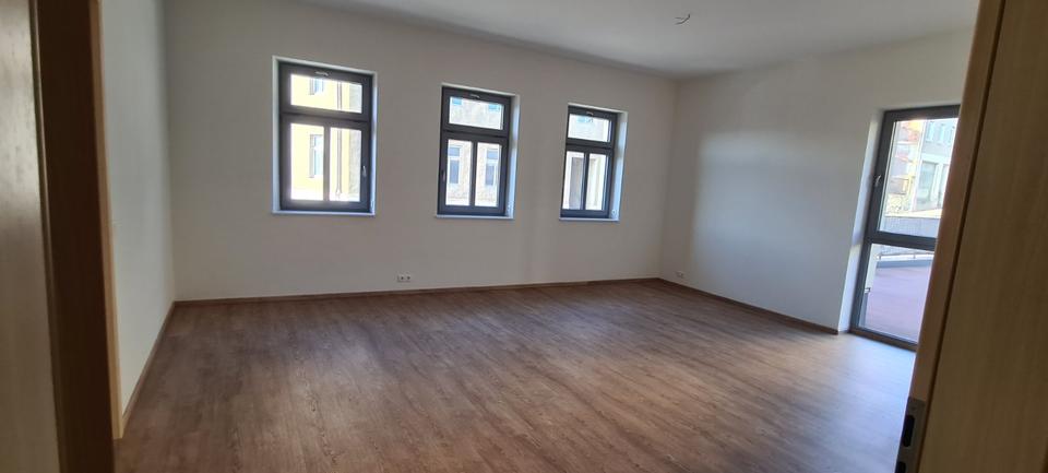 Etagenwohnung Reichenbach im Vogtland - 2 Zimmer, 84 m&sup2;, 484&euro; | Angebot:25375140
