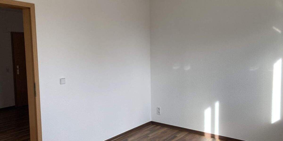 Etagenwohnung Zwickau Innenstadt - 3 Zimmer, 77 m&sup2;, 105.000&euro; | Angebot:25707420