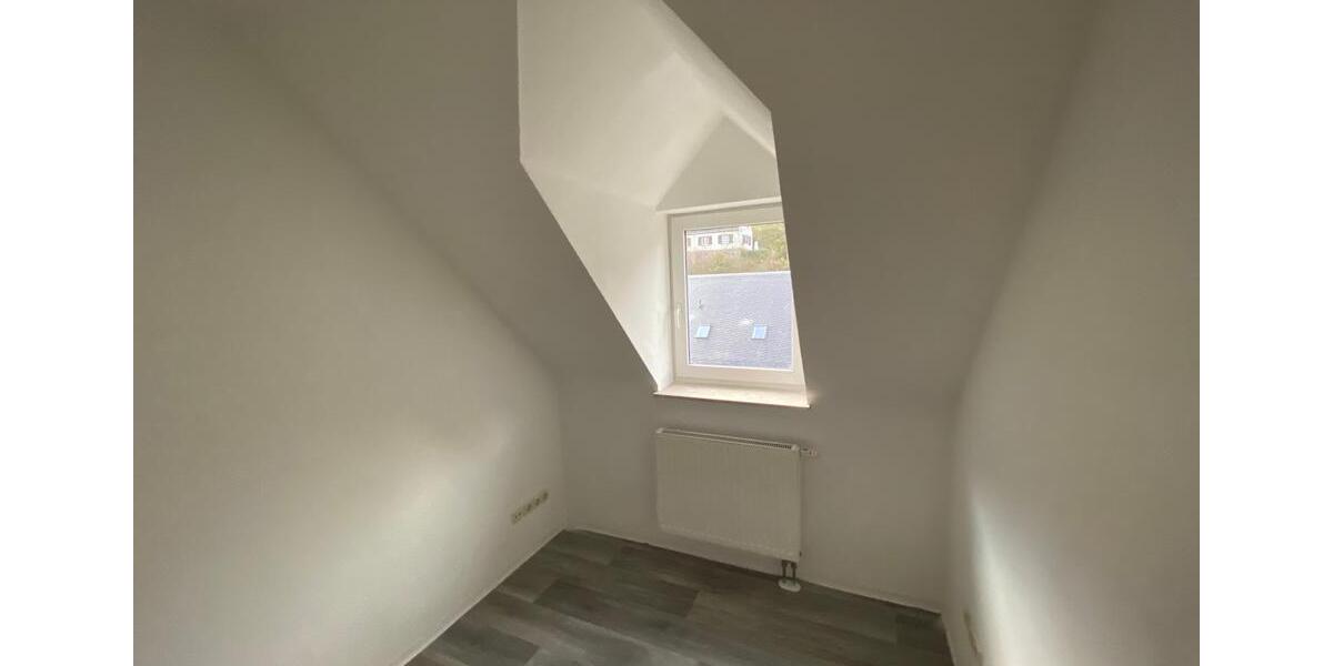 Etagenwohnung Greiz - 2 Zimmer, 27 m&sup2;, 199&euro; | Angebot:26658962