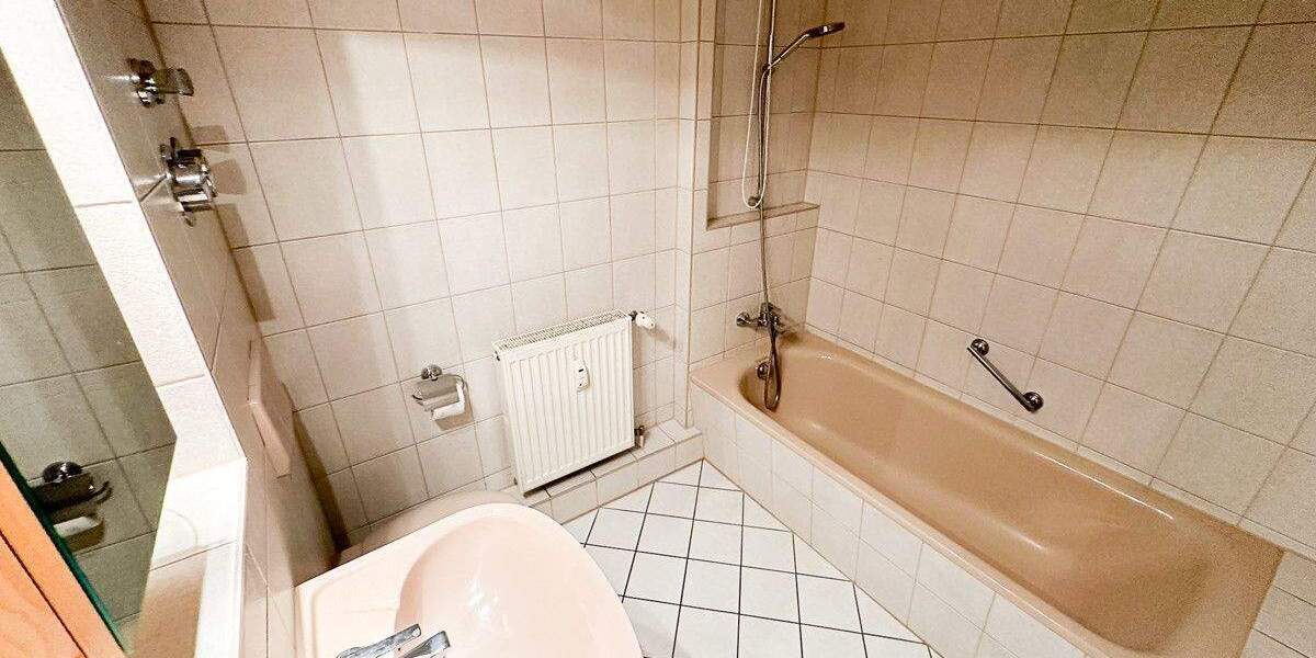 Etagenwohnung Glauchau - 3 Zimmer, 69 m&sup2;, 552&euro; | Angebot:25899005