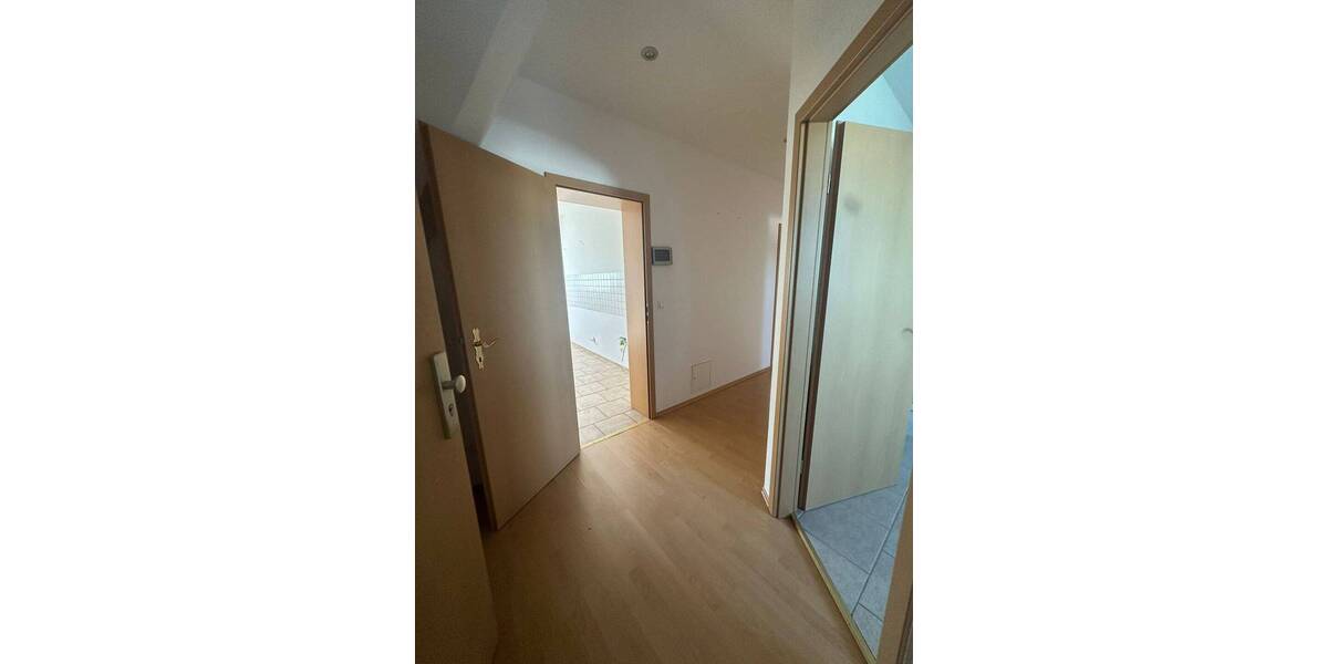 Etagenwohnung Zwickau Bahnhofsvorstadt - 4 Zimmer, 80 m&sup2;, 450&euro; | Angebot:25737496