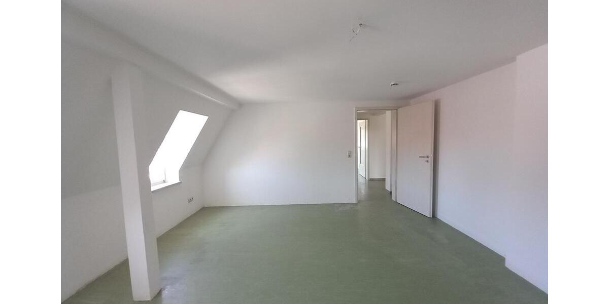 Etagenwohnung Meerane - 4 Zimmer, 84 m&sup2;, 460&euro; | Angebot:21809585
