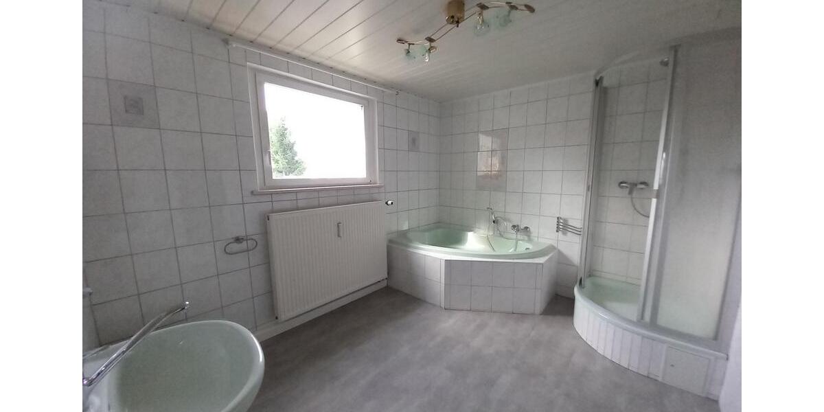 Etagenwohnung Neukirchen/Pleiße Pleiße - 3 Zimmer, 85 m&sup2;, 419&euro; | Angebot:25131621