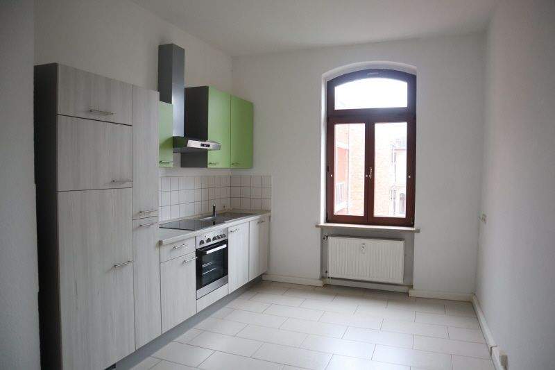 Etagenwohnung Zwickau Innenstadt - 2 Zimmer, 81 m&sup2;, 400&euro; | Angebot:25776566