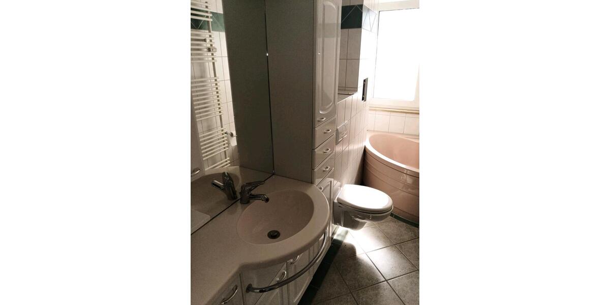 Etagenwohnung Kirchberg - 3 Zimmer, 65 m&sup2;, 600&euro; | Angebot:25538963