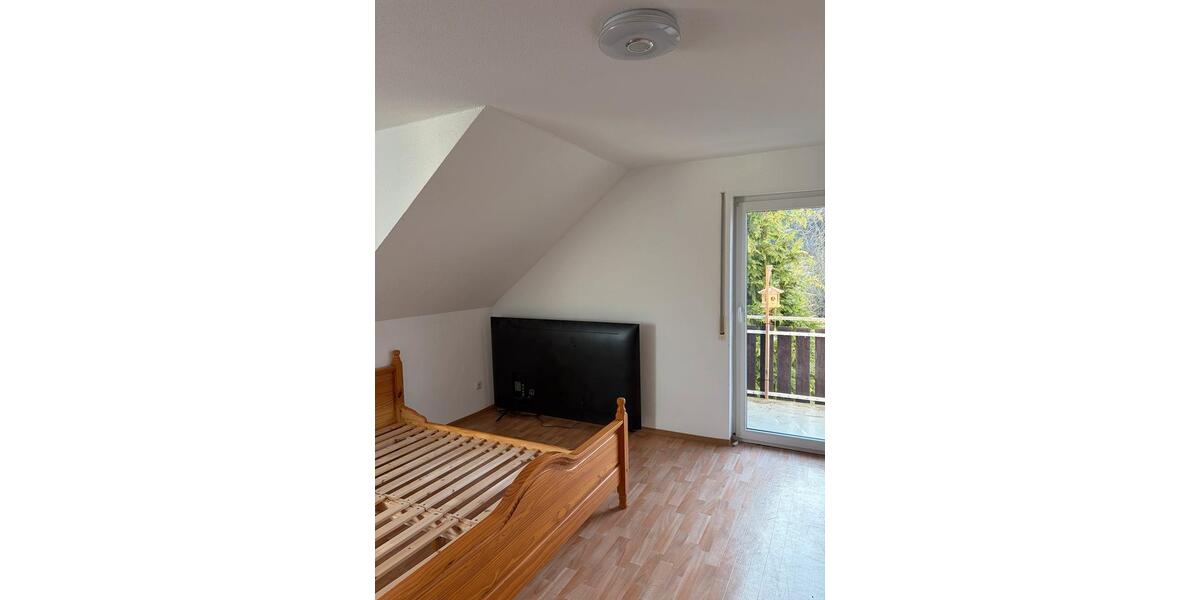 Dachgeschoßwohnung Aue-Bad Schlema Bad Schlema - 5 Zimmer, 150 m&sup2;, 1.200&euro; | Angebot:25601084