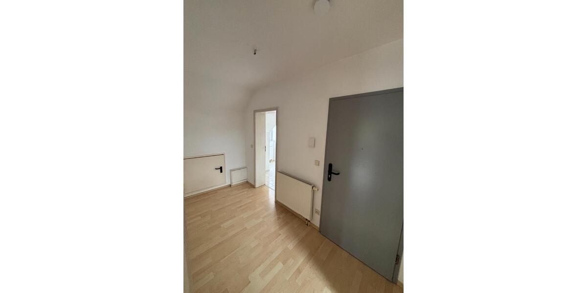 Dachgeschoßwohnung Meerane - 2 Zimmer, 50 m&sup2;, 350&euro; | Angebot:24214745