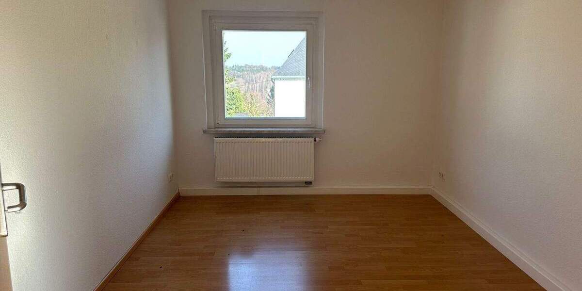 Etagenwohnung Netzschkau - 2 Zimmer, 56 m&sup2;, 282&euro; | Angebot:25910396